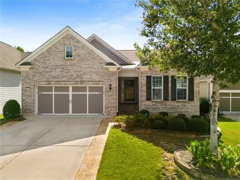 6775 Black Fox Dr, Hoschton, GA 30548