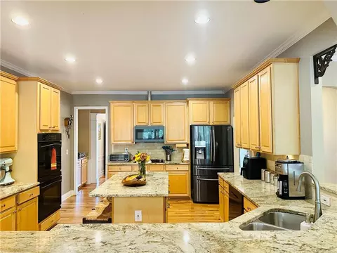 651 Hexham Ct, Suwanee, GA 30024 photo 8