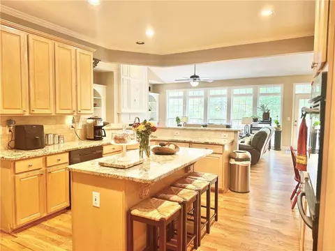 651 Hexham Ct, Suwanee, GA 30024 photo 5