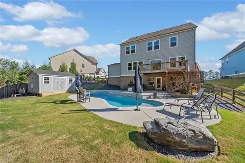 7 Ridgemont Way SE, Cartersville, GA 30120