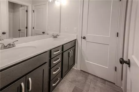 1086 Hawthorn Ct, Loganville, GA 30052