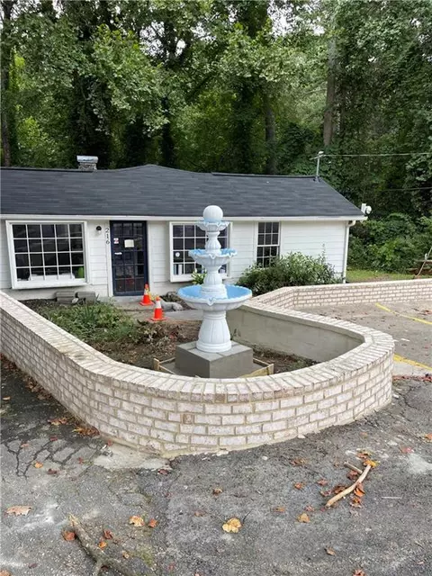 216 E Memorial Dr, Dallas, GA 30132
