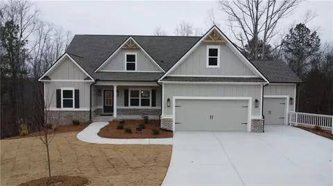 1095 Hawthorn Ct, Loganville, GA 30052
