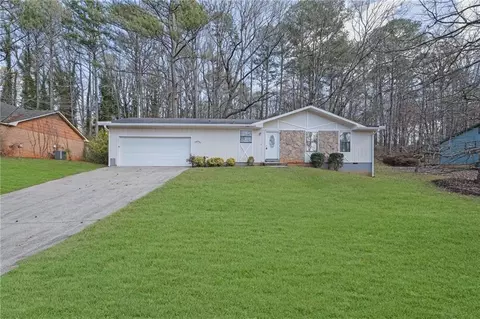 5854 Bobbin Ln, Lithonia, GA 30058