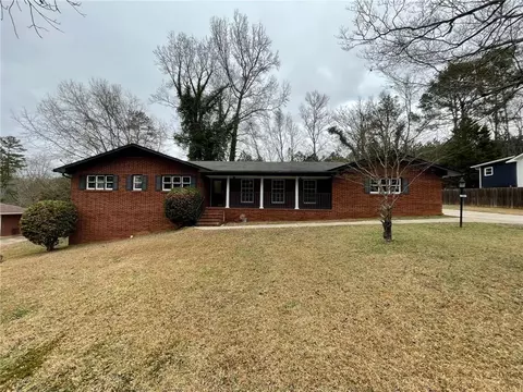 759 Pinehurst Dr, Fairburn, GA 30213