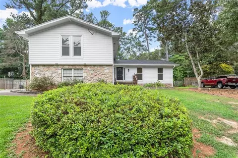 855 Riverbend Dr SW, Lilburn, GA 30047