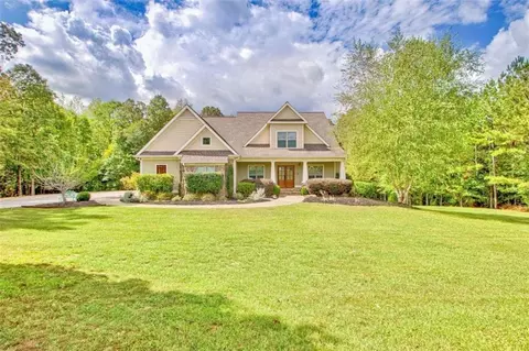 8322 Saucier Dr, Douglasville, GA 30135