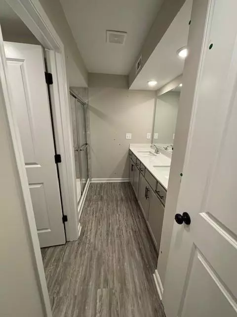 Bath - 1346 Lucan Ln #WC2.27, Lawrenceville, GA 30043 photo 1 of 6