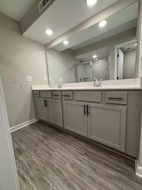 Bath - 1346 Lucan Ln #WC2.27, Lawrenceville, GA 30043 photo 2 of 6