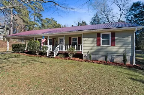 52 Jennifer Ln, Carrollton, GA 30116