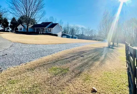 4733 Price Rd, Gainesville, GA 30506