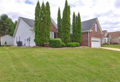 160 Valley Brook Dr, Covington, GA 30016 photo 2