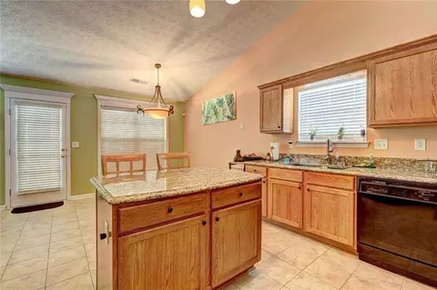 160 Valley Brook Dr, Covington, GA 30016 photo 6