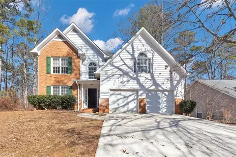 3354 Mosswood Ln, Rex, GA 30273
