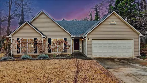 1584 Heartwood Dr, Lawrenceville, GA 30043