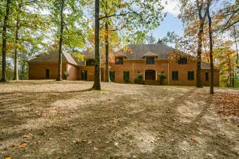115 Russell Rd, Roswell, GA 30075