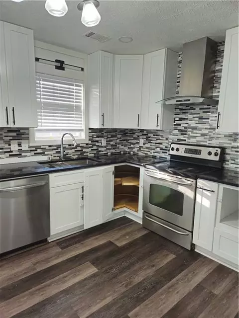 Kitchen - 95 Jenna Ln, Covington, GA 30016 photo 3 of 3