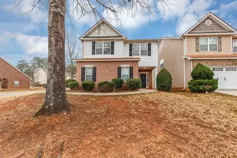 141 Whimsical Ct, Locust Grove, GA 30248