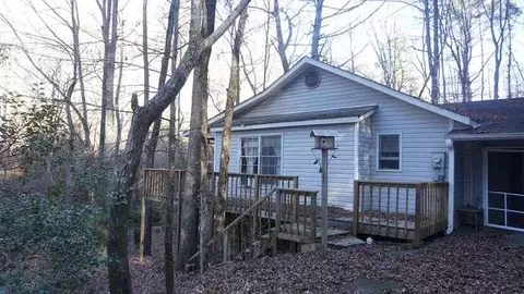 201 Creekside Dr, Cleveland, GA 30528