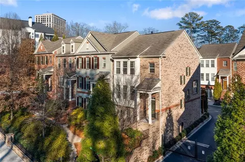 3276 Ferncliff Ln, Atlanta, GA 30324