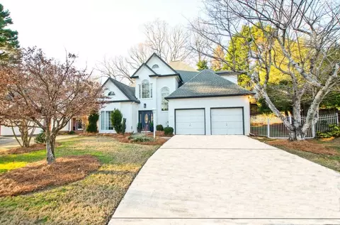 545 Montrose Ln, Sandy Springs, GA 30328