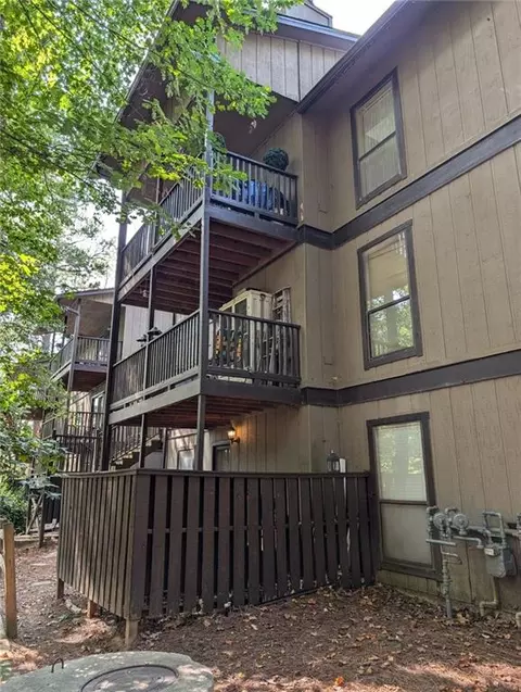 710 River Run Dr, Atlanta, GA 30350