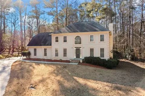 300 Silver Creek Run, Lawrenceville, GA 30044