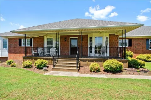 121 Holloway Rd NW, Adairsville, GA 30103