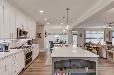 Kitchen - 3090 Oak Hampton Way, Duluth, GA 30096 photo 3 of 8