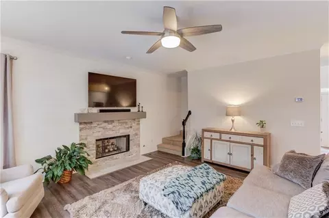 Living - 3090 Oak Hampton Way, Duluth, GA 30096 photo 3 of 6
