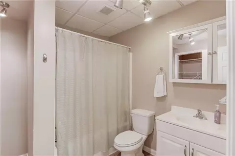 Bath - 3090 Oak Hampton Way, Duluth, GA 30096 photo 7 of 7