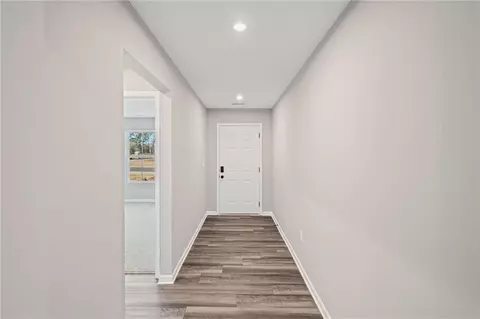 Entry Way - 1002 Rainier Dr, Euharlee, GA 30145 photo 2 of 5
