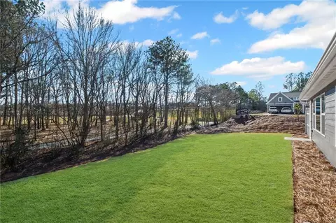 Exterior - 1002 Rainier Dr, Euharlee, GA 30145 photo 8 of 10