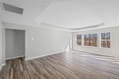 Living - 1002 Rainier Dr, Euharlee, GA 30145 photo 3 of 4