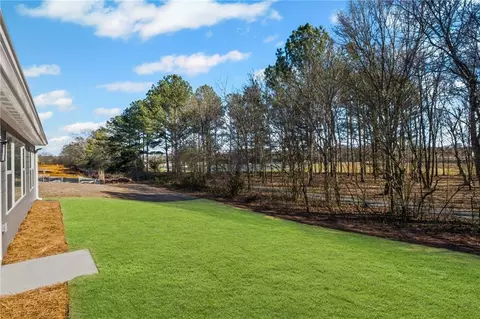 Exterior - 1002 Rainier Dr, Euharlee, GA 30145 photo 7 of 10