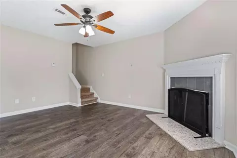 Living - 111 Live Oak Dr, Jackson, GA 30233 photo 2 of 2