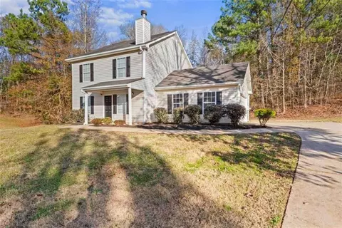 Exterior - 111 Live Oak Dr, Jackson, GA 30233 photo 2 of 3