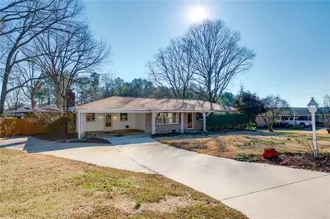 2833 Alan Dr SW, Marietta, GA 30064