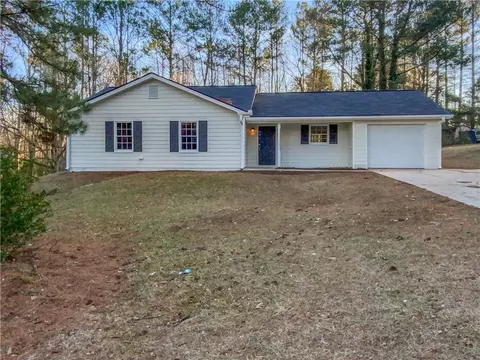 890 Navajo Trl, Covington, GA 30016