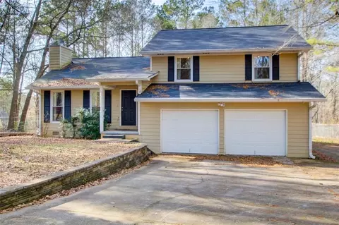 40 Apache Ct, Locust Grove, GA 30248