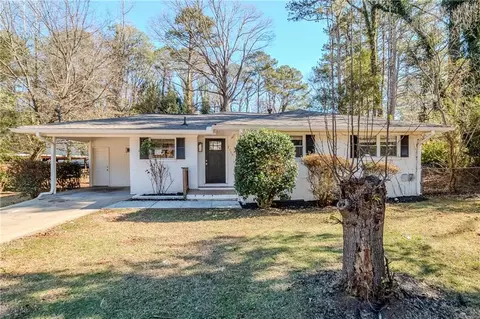 2756 Plantation Dr, East Point, GA 30344