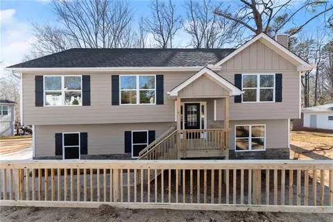 171 Hillcrest Dr, Commerce, GA 30529