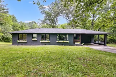 816 N Bellview Rd, Aragon, GA 30104