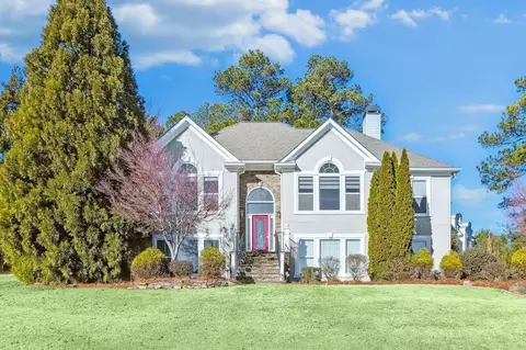 6733 Holiday Pt, Buford, GA 30518