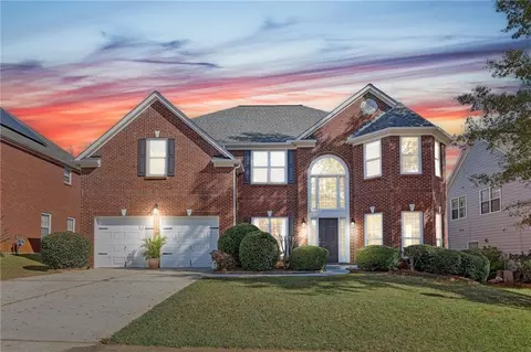 575 Maple Crest Dr, Lawrenceville, GA 30044