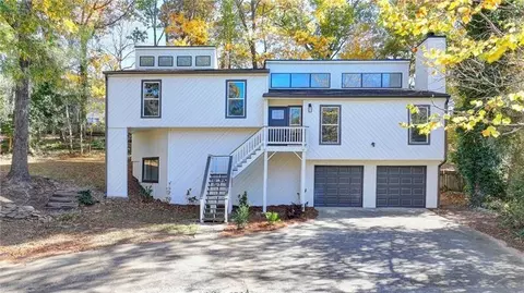 2490 Woodfern Ct, Marietta, GA 30062