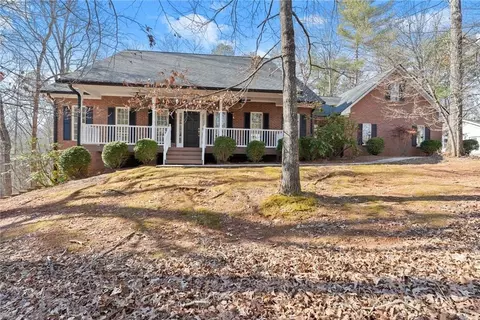 1323 River Flow Dr, Dahlonega, GA 30533