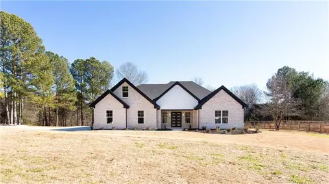 4072 Donna Ln, Loganville, GA 30052