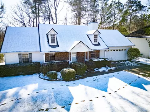 95 Brandon Dr, Covington, GA 30016 photo 2