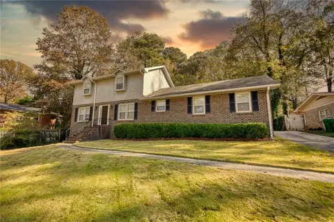 3160 E Chapel Cir, Decatur, GA 30034